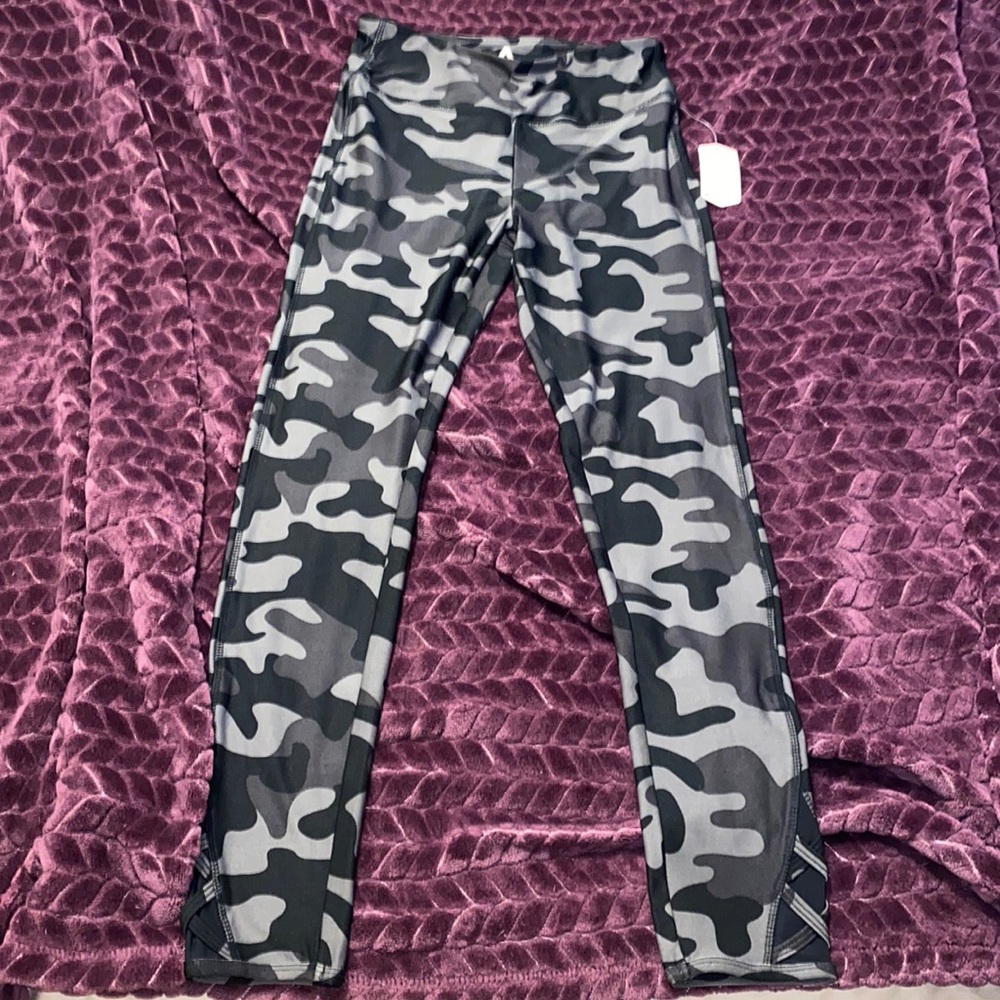 Black & Grey Camo Leggings
